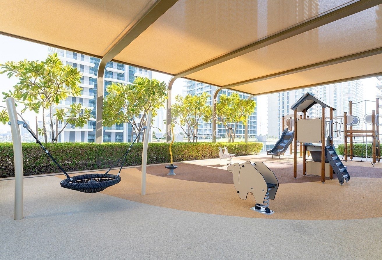 EMAAR Beachfront Grand Bleu Tower 1 Image