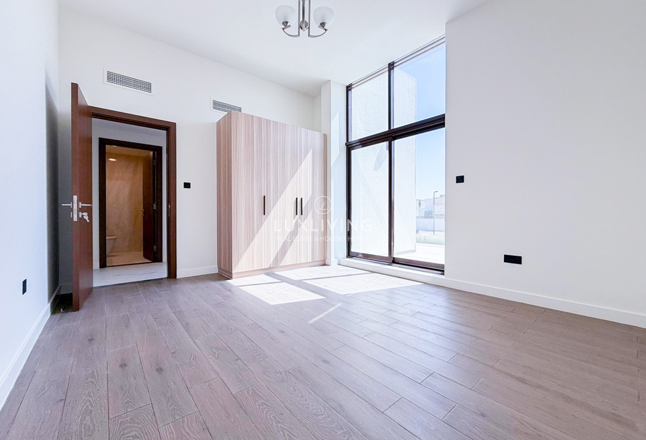 Elie Saab Vie at the Fields - District 11  Image