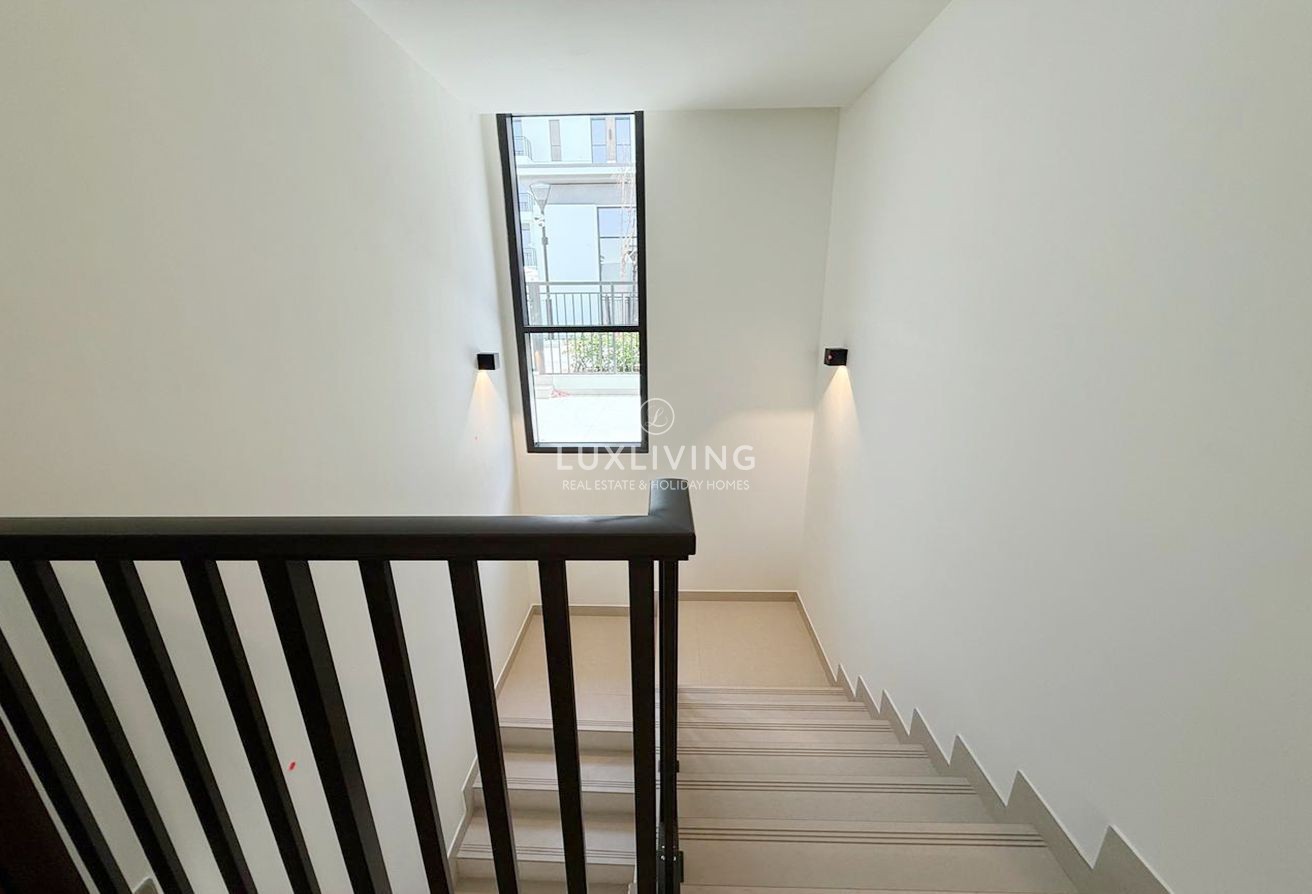 Holland Gardens  Image