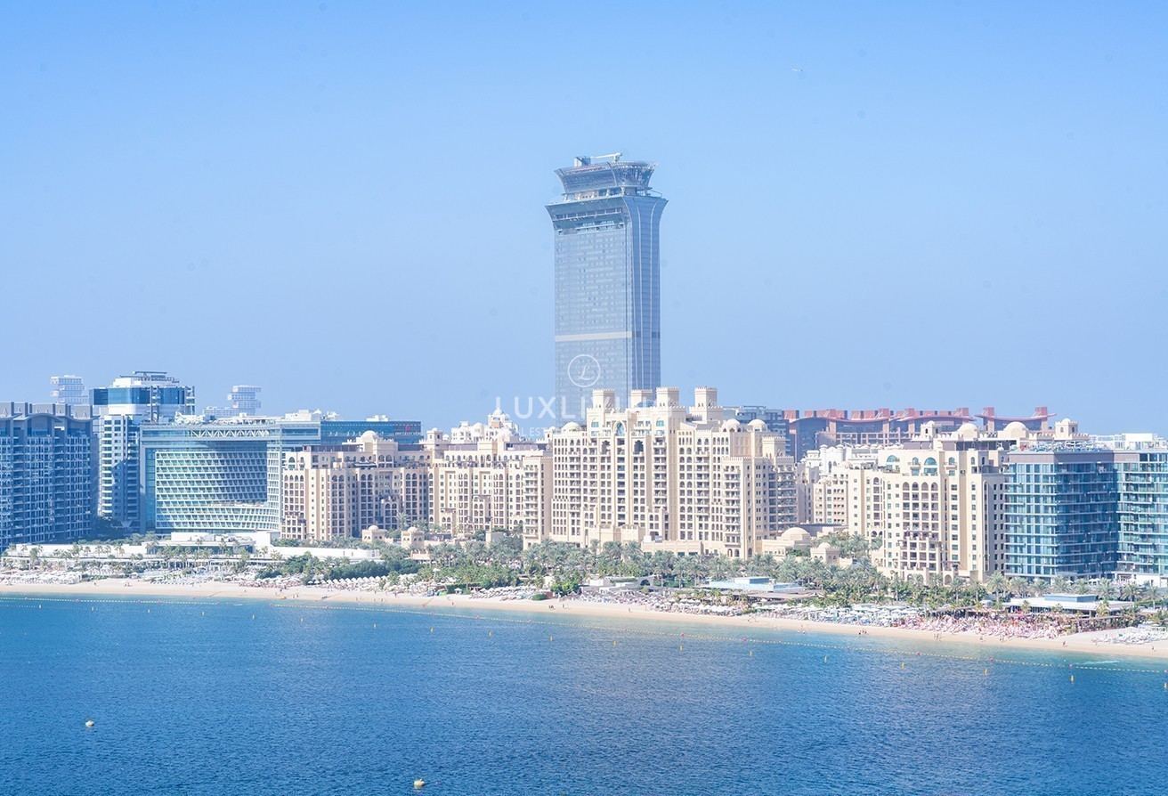 EMAAR Beachfront Grand Bleu Tower 1 Image