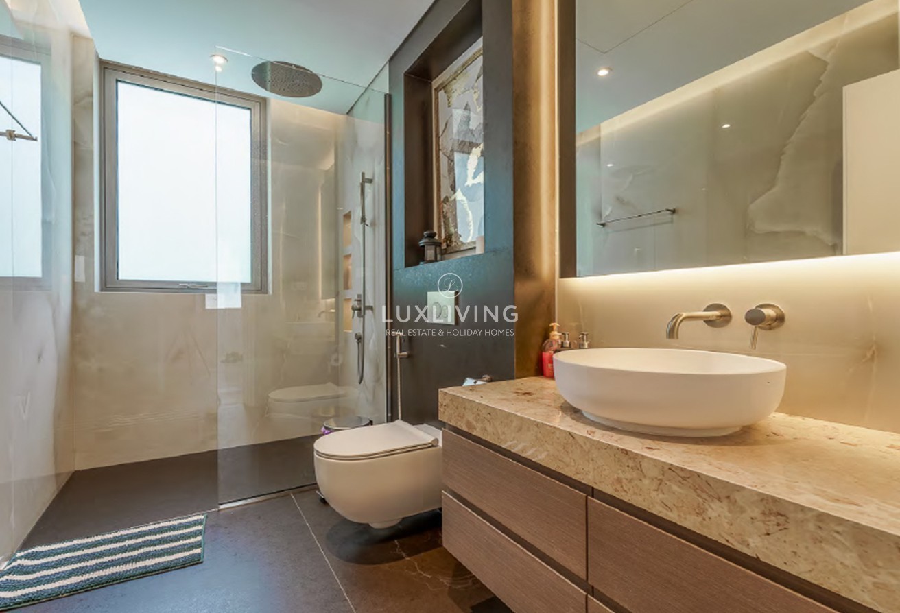 Signature Villas Frond D Image