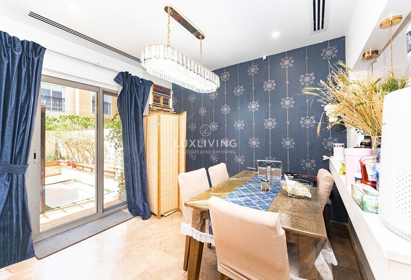 Villanova Amaranta 3 Image