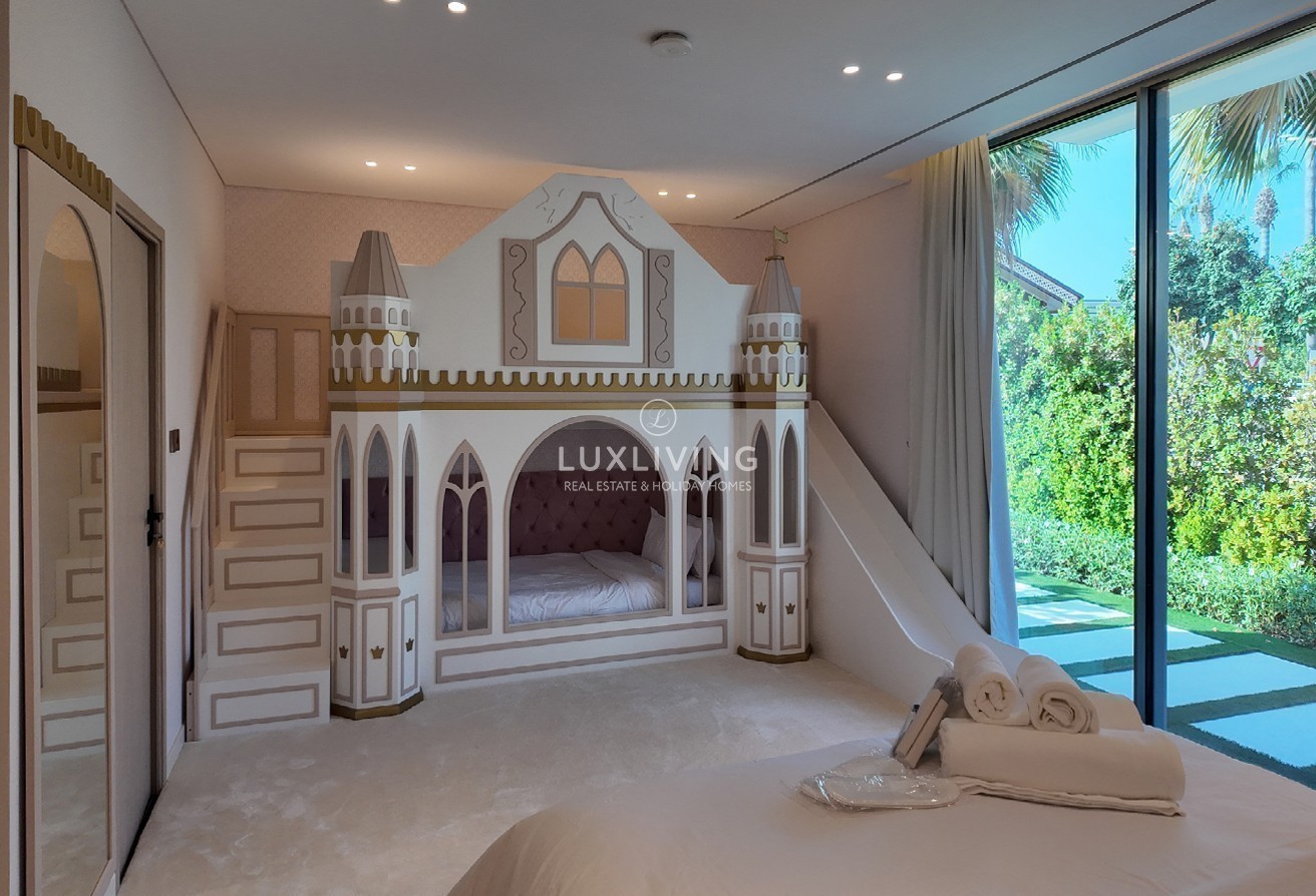 Signature Villas Frond D Image