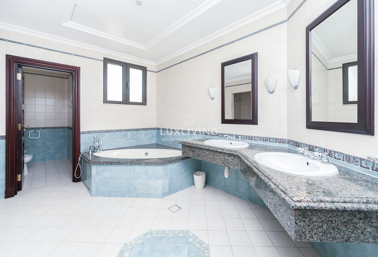 Garden Homes Frond M Image