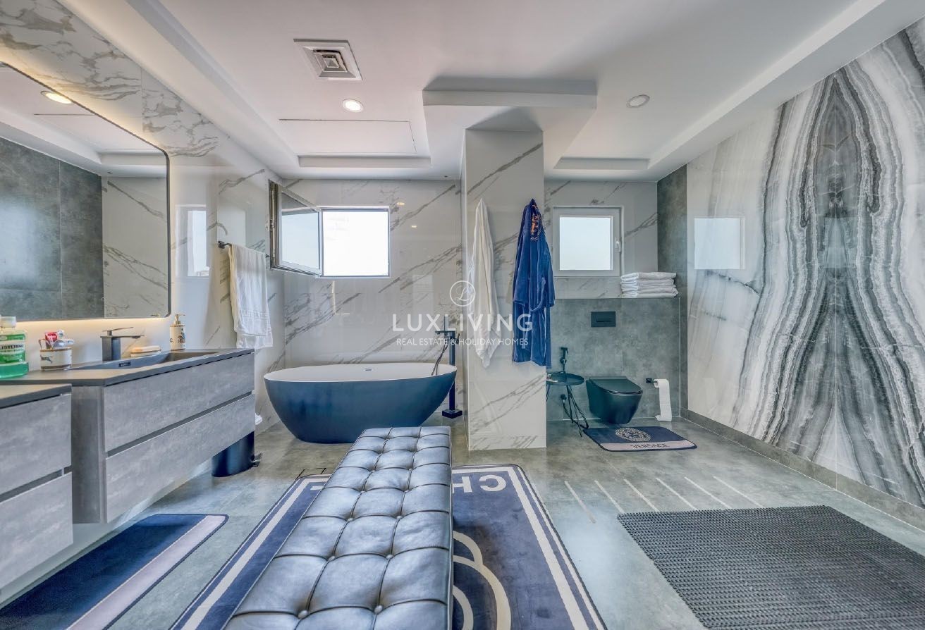 Signature Villas Frond B Image