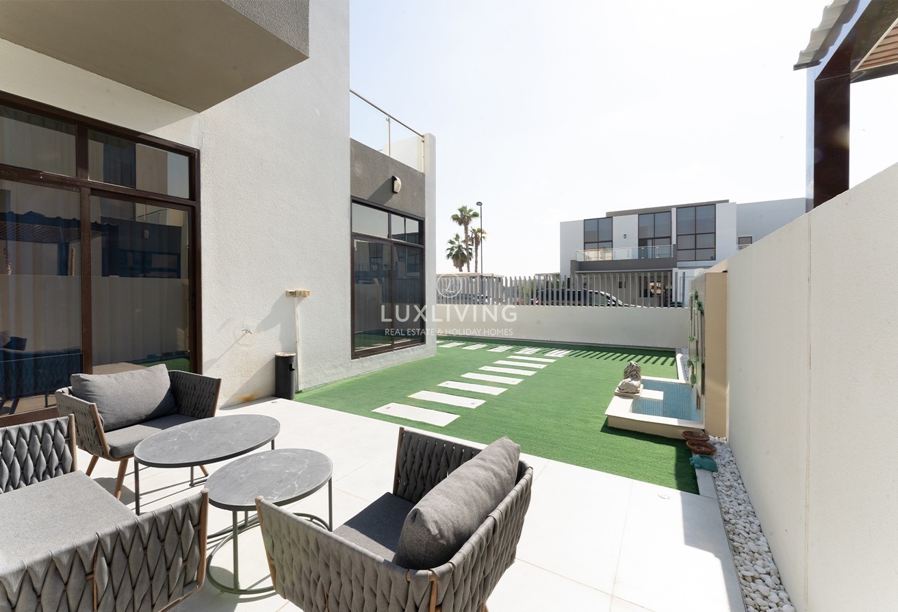 District 11 Senses at the Fields Image