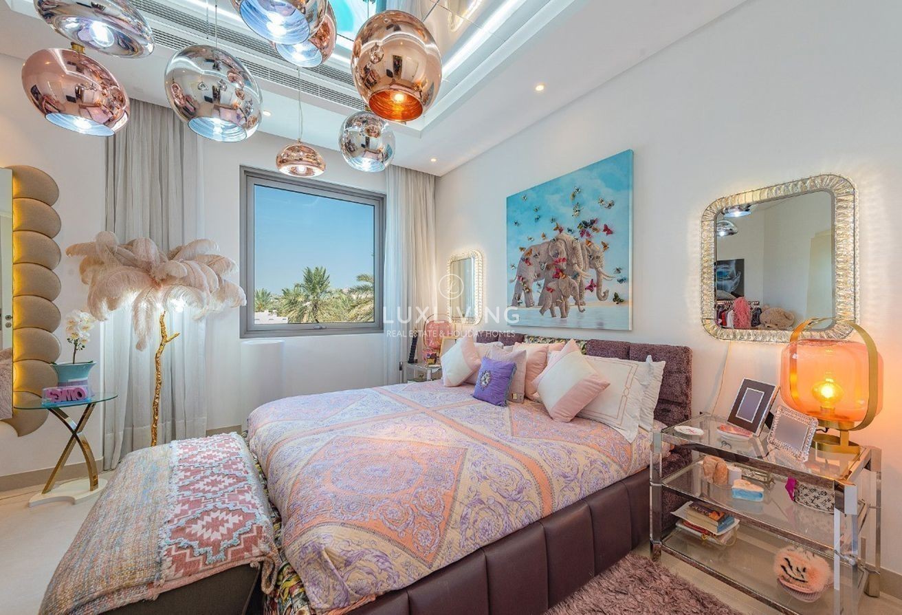 Signature Villas Frond B Image