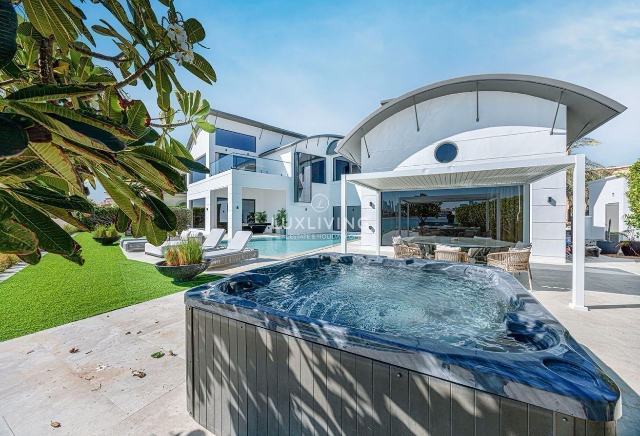 Signature Villas Frond K Image