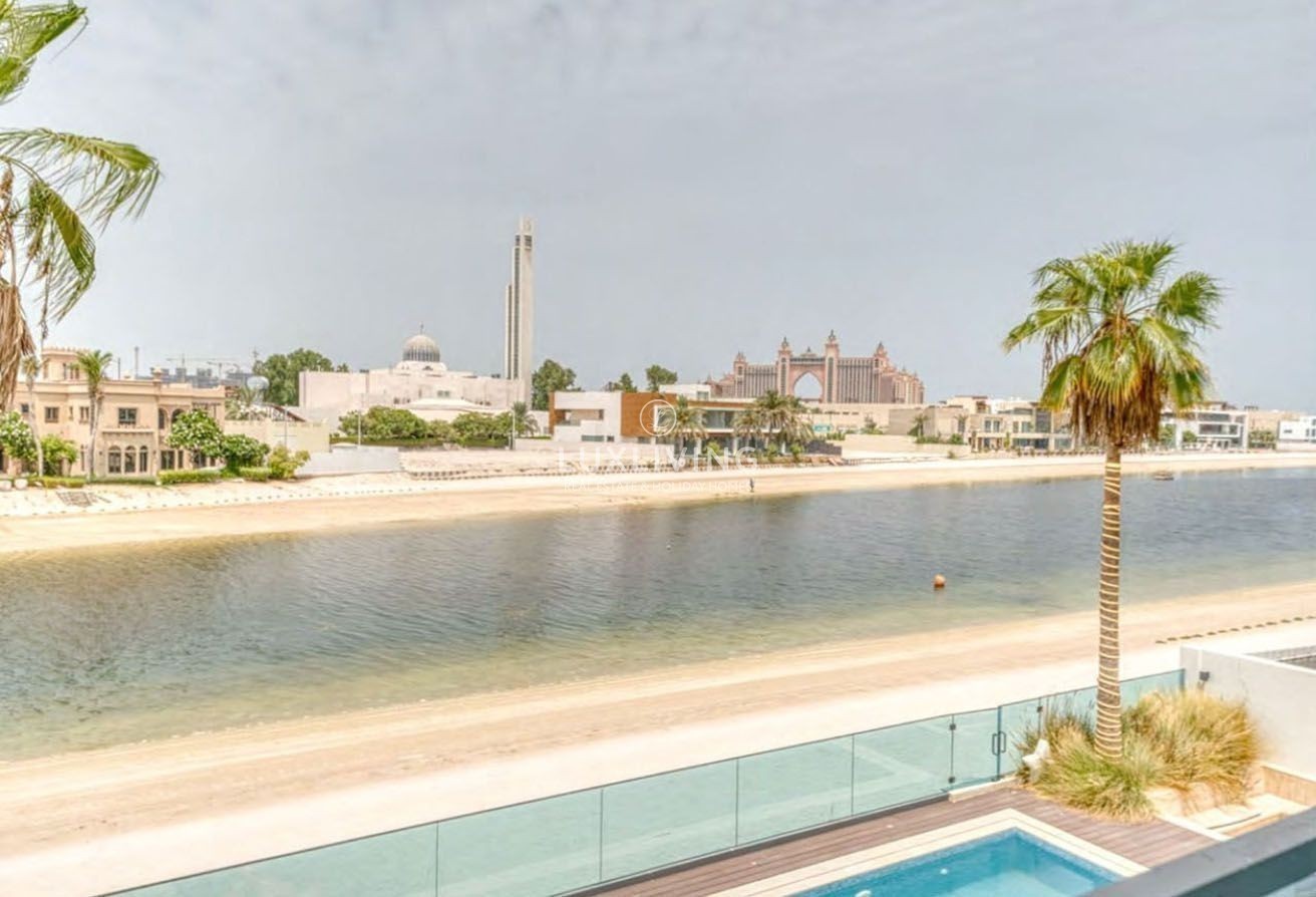 Signature Villas Frond G Image