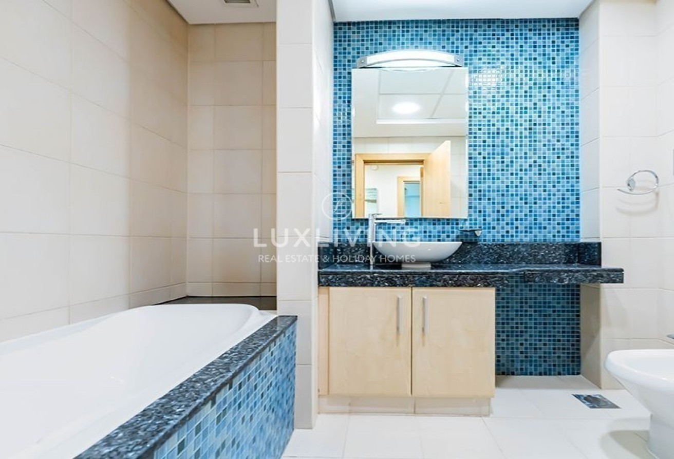 Shoreline Apartments Al Das Image