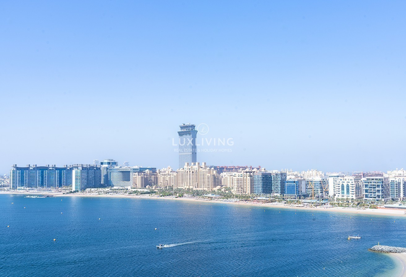 EMAAR Beachfront Grand Bleu Tower 1 Image