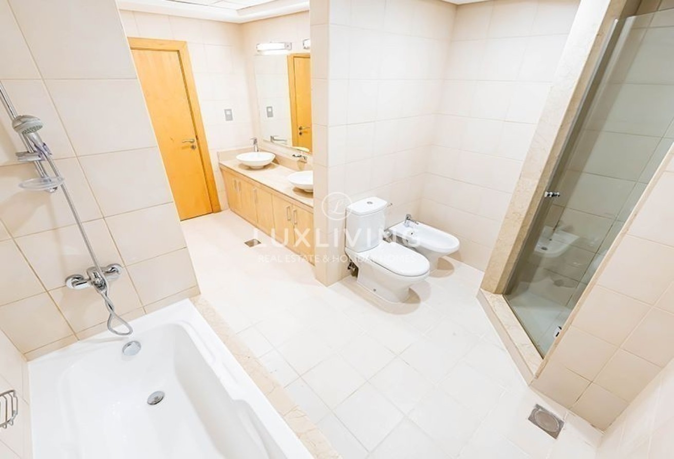 Shoreline Apartments Al Das Image