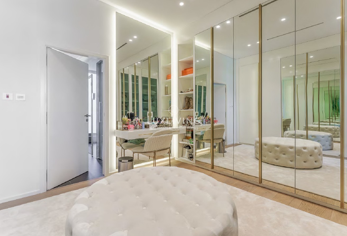 Signature Villas Frond D Image