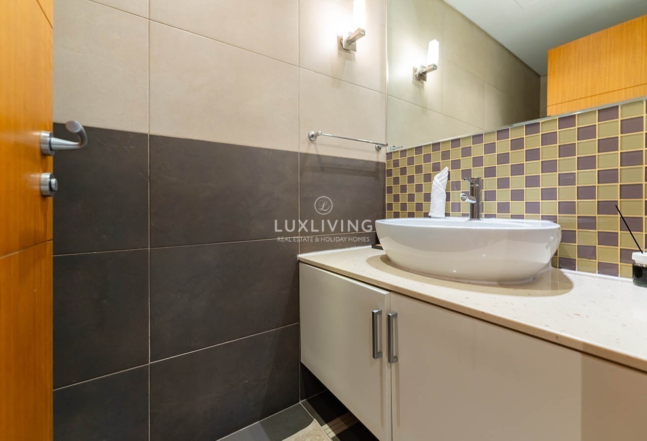 Marina Residences 5 Image