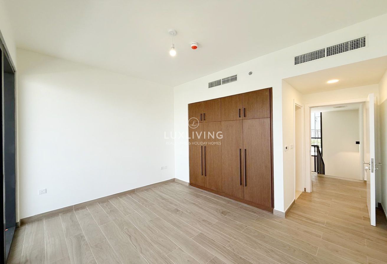 Holland Gardens  Image