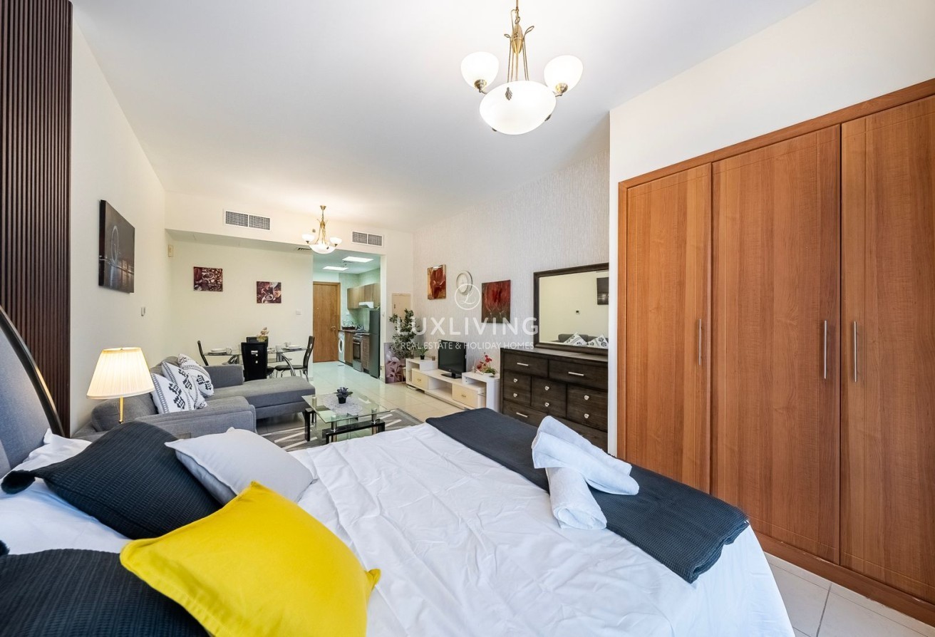 Emirates Gardens 2 Maple 1 Image