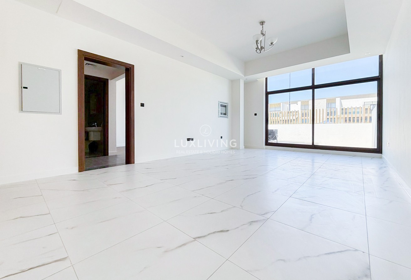 Elie Saab Vie at the Fields - District 11  Image