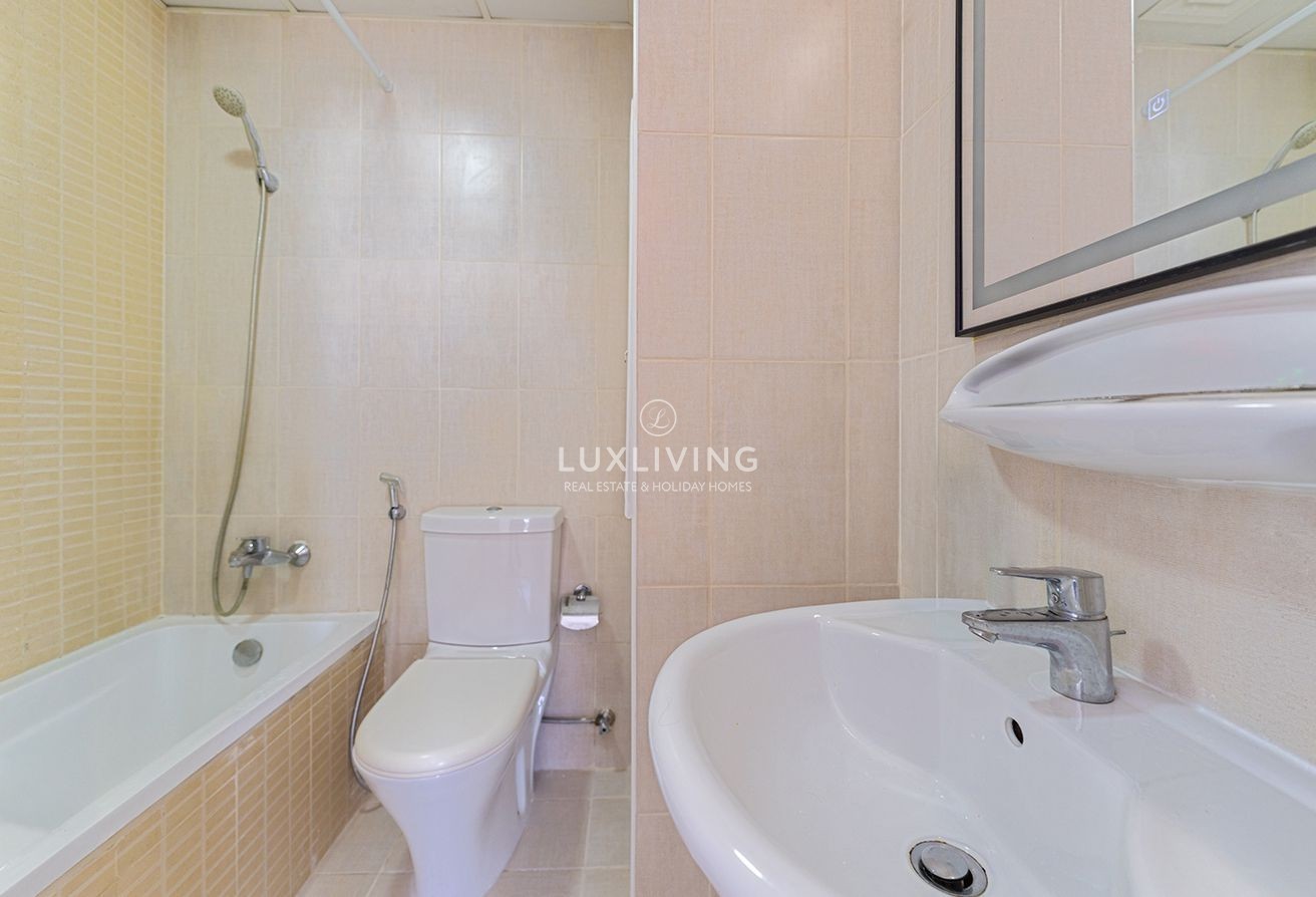 Lakeside Residence Tower B Image
