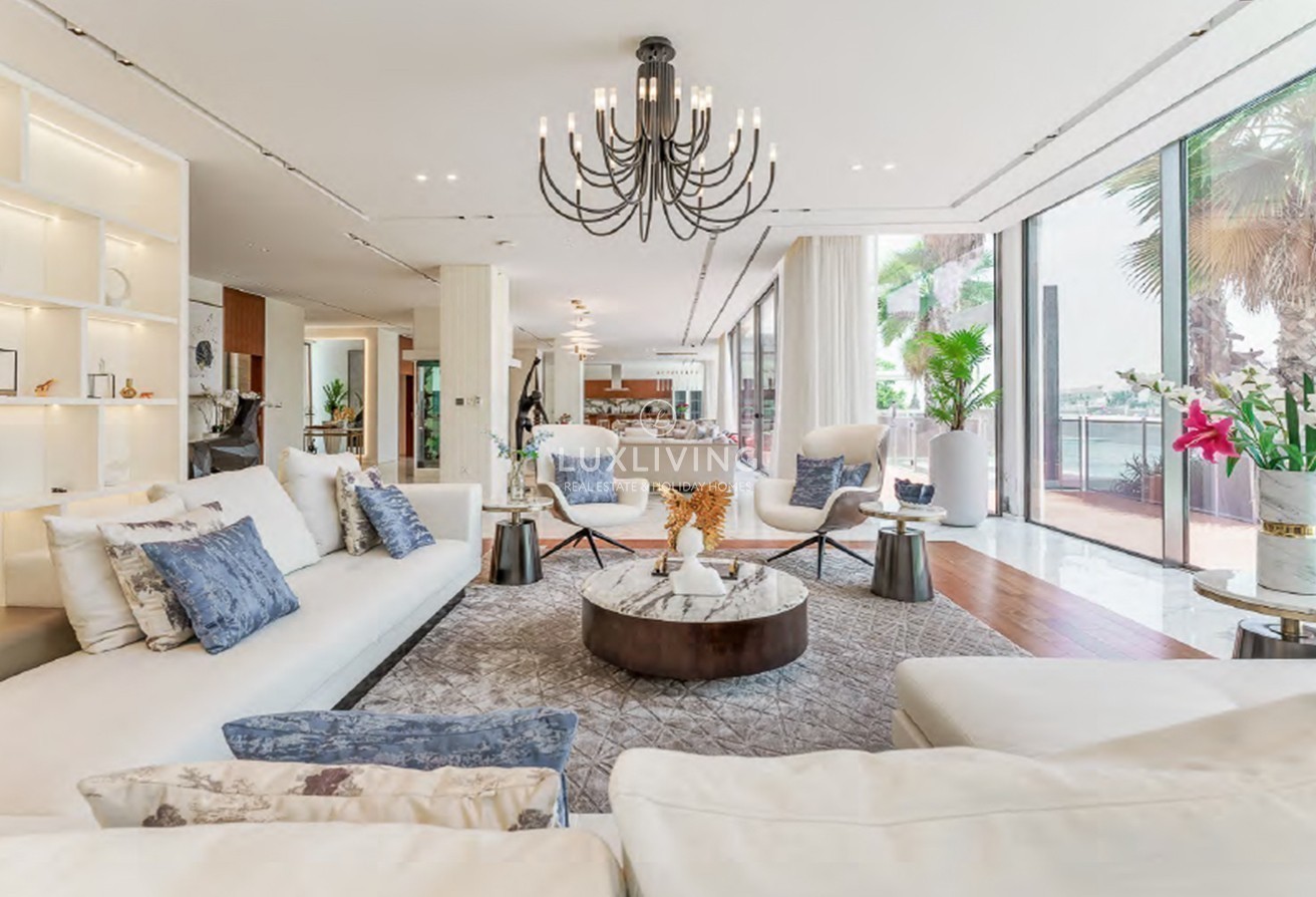 Signature Villas Frond D Image