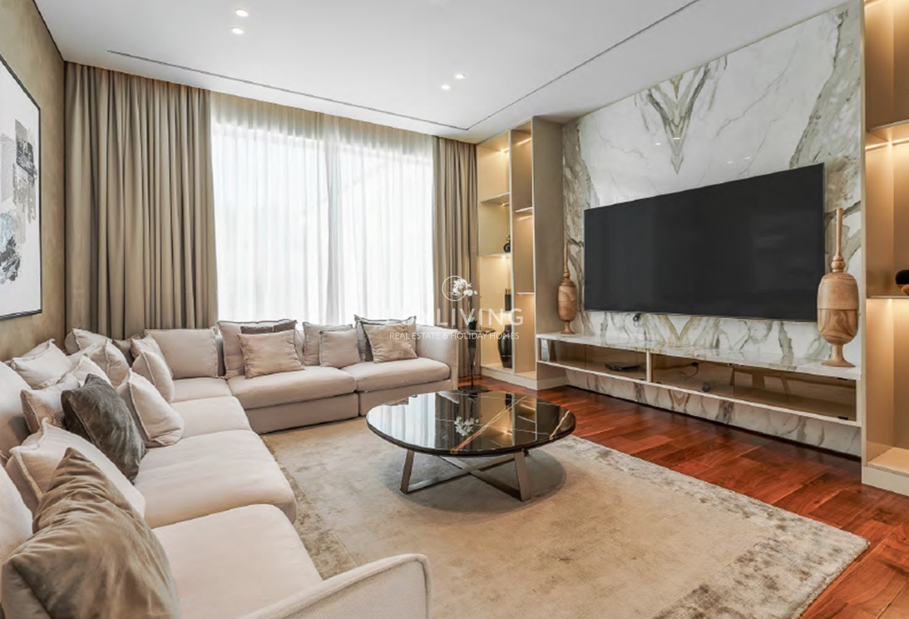 Signature Villas Frond D Image