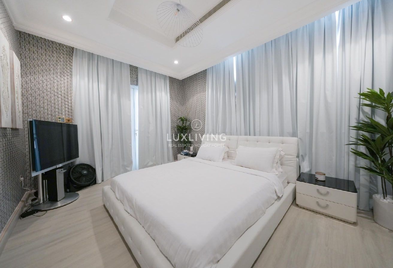 Signature Villas Frond B Image