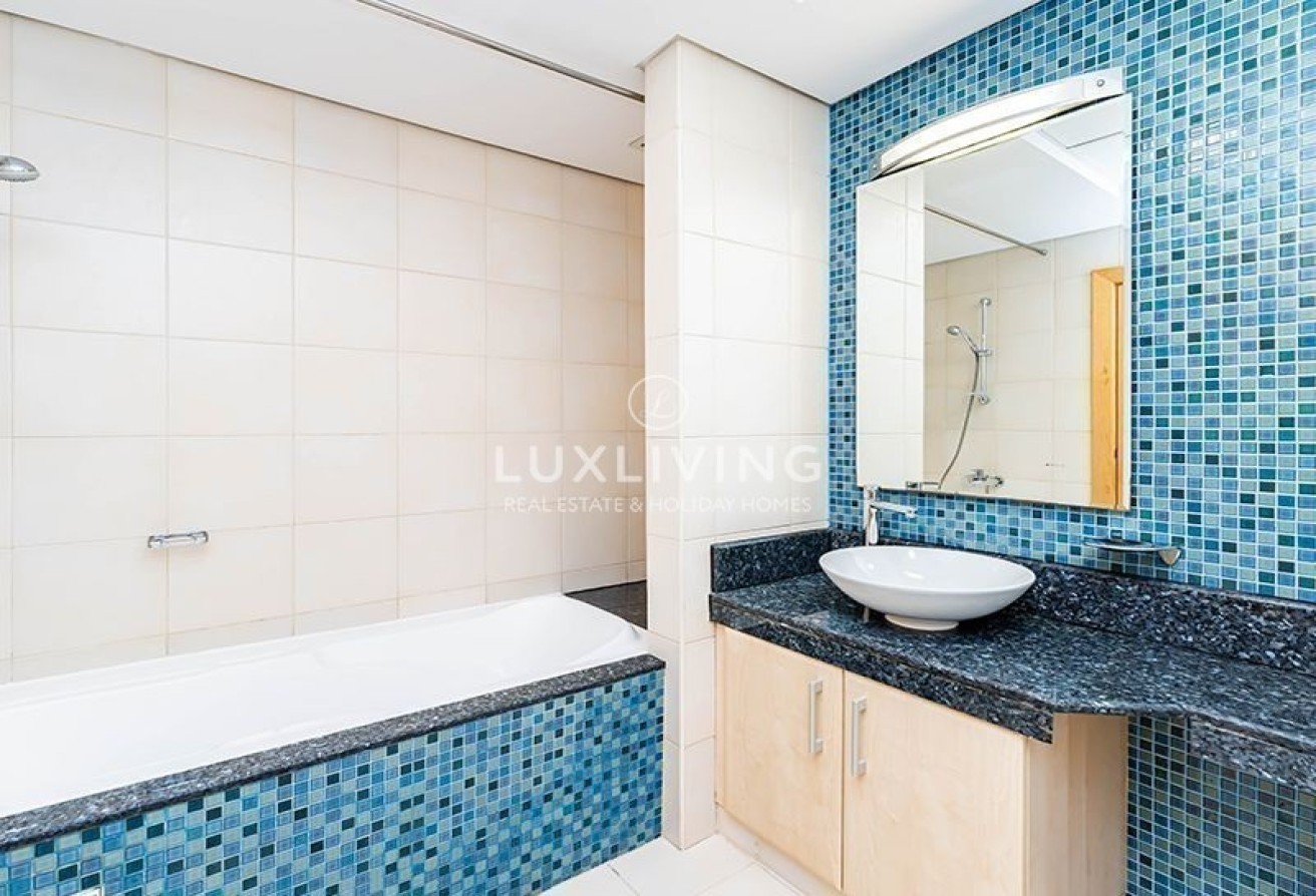 Shoreline Apartments Al Das Image