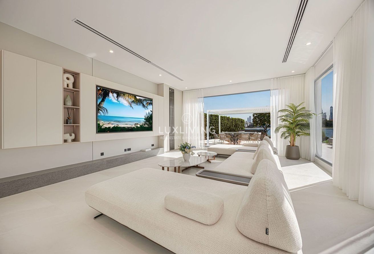 Signature Villas Frond K Image