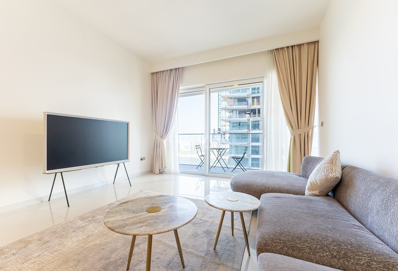 EMAAR Beachfront Grand Bleu Tower 1 Image