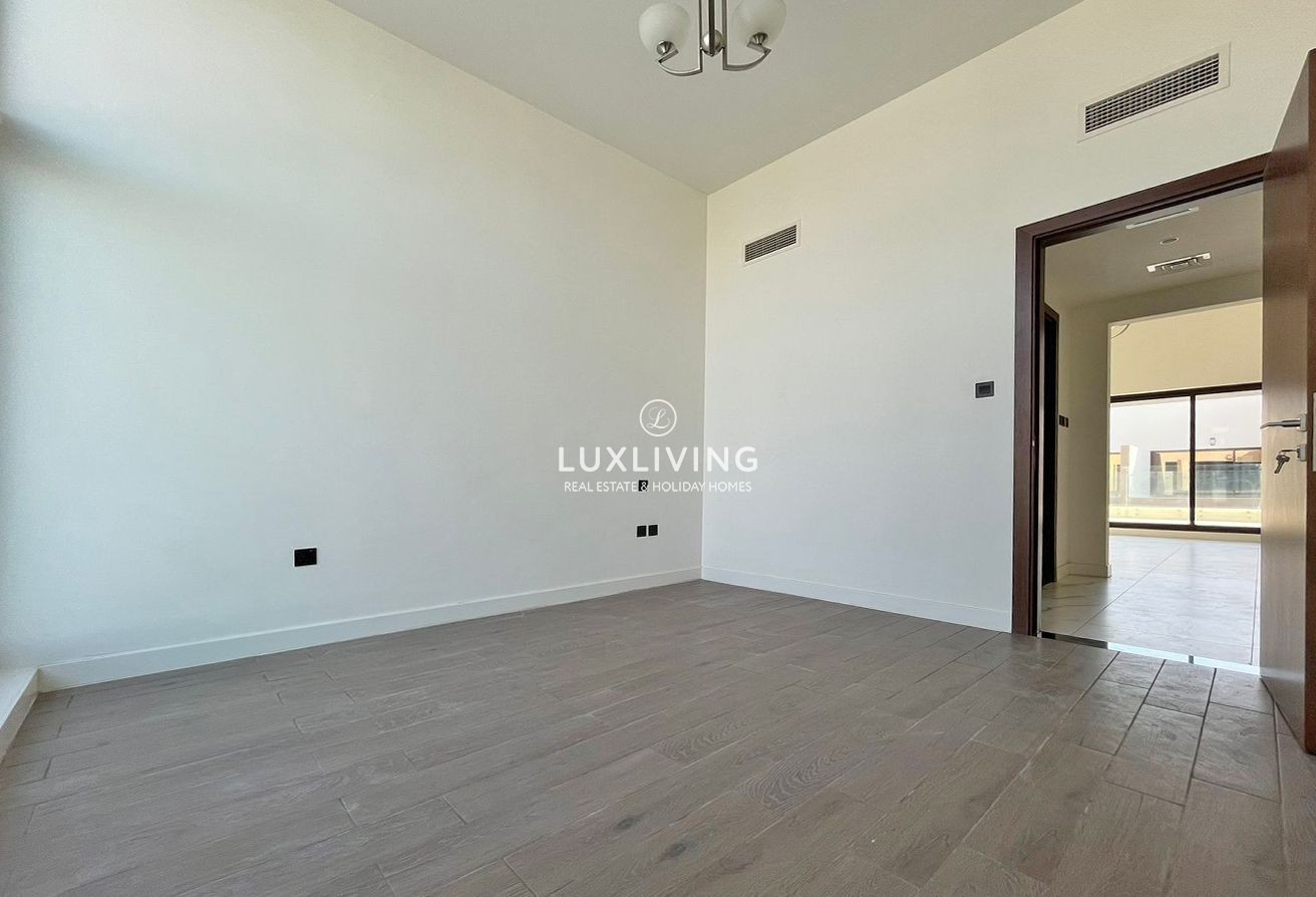 District 11 The Fields Image