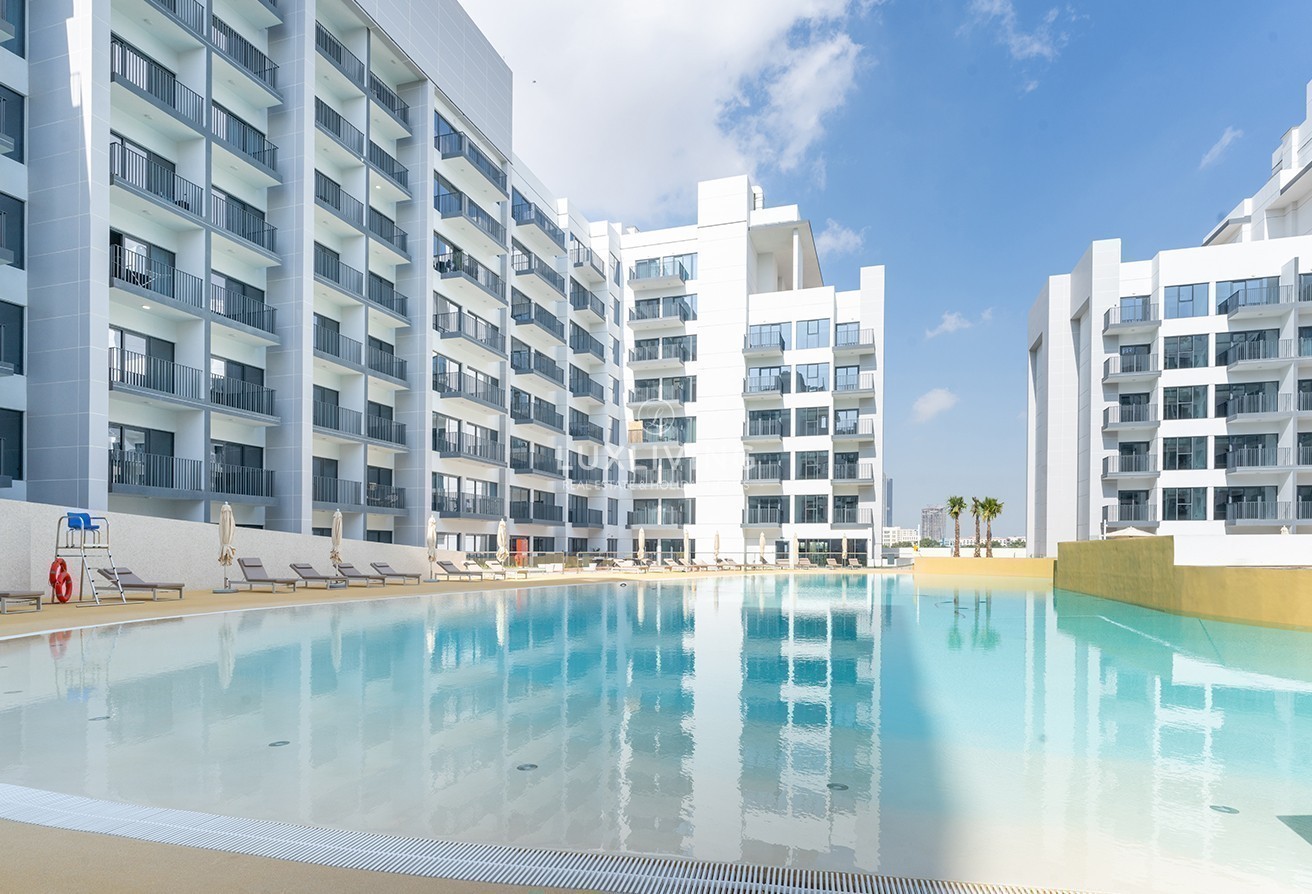 Azizi Mirage 1  Image