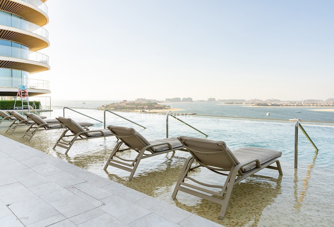 EMAAR Beachfront Grand Bleu Tower 1 Image