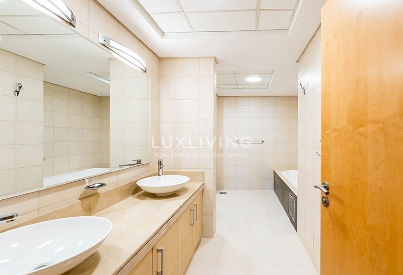 Shoreline Apartments Al Das Image