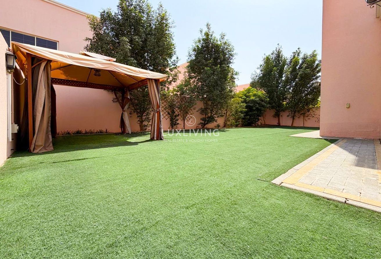 Nad Al Sheba 3 Villas Image