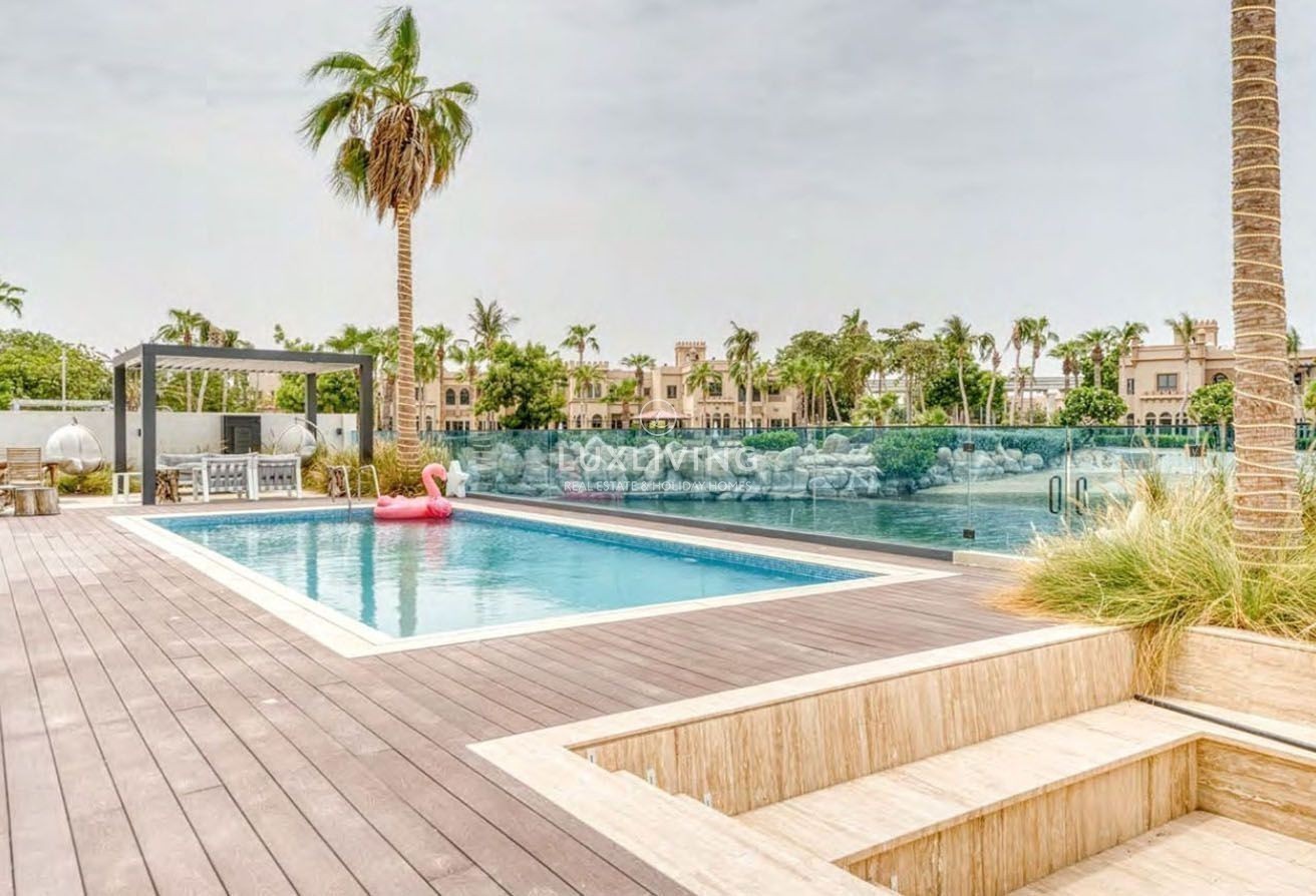 Signature Villas Frond G Image
