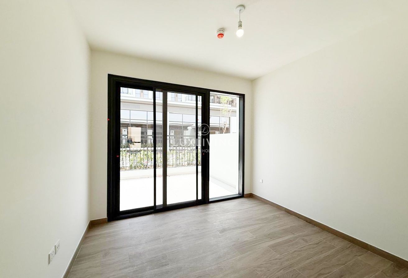 Holland Gardens  Image