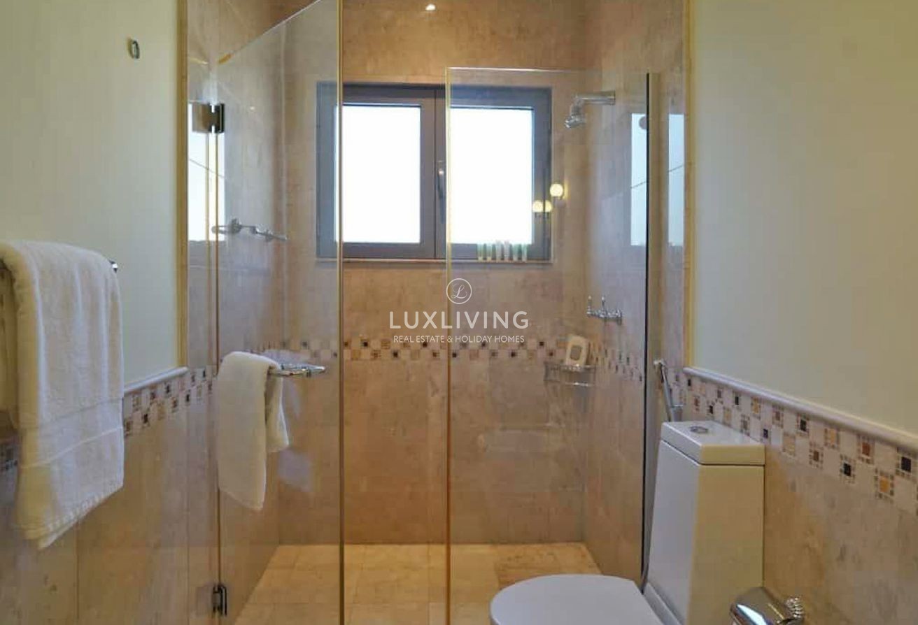 Signature Villas Frond B Image
