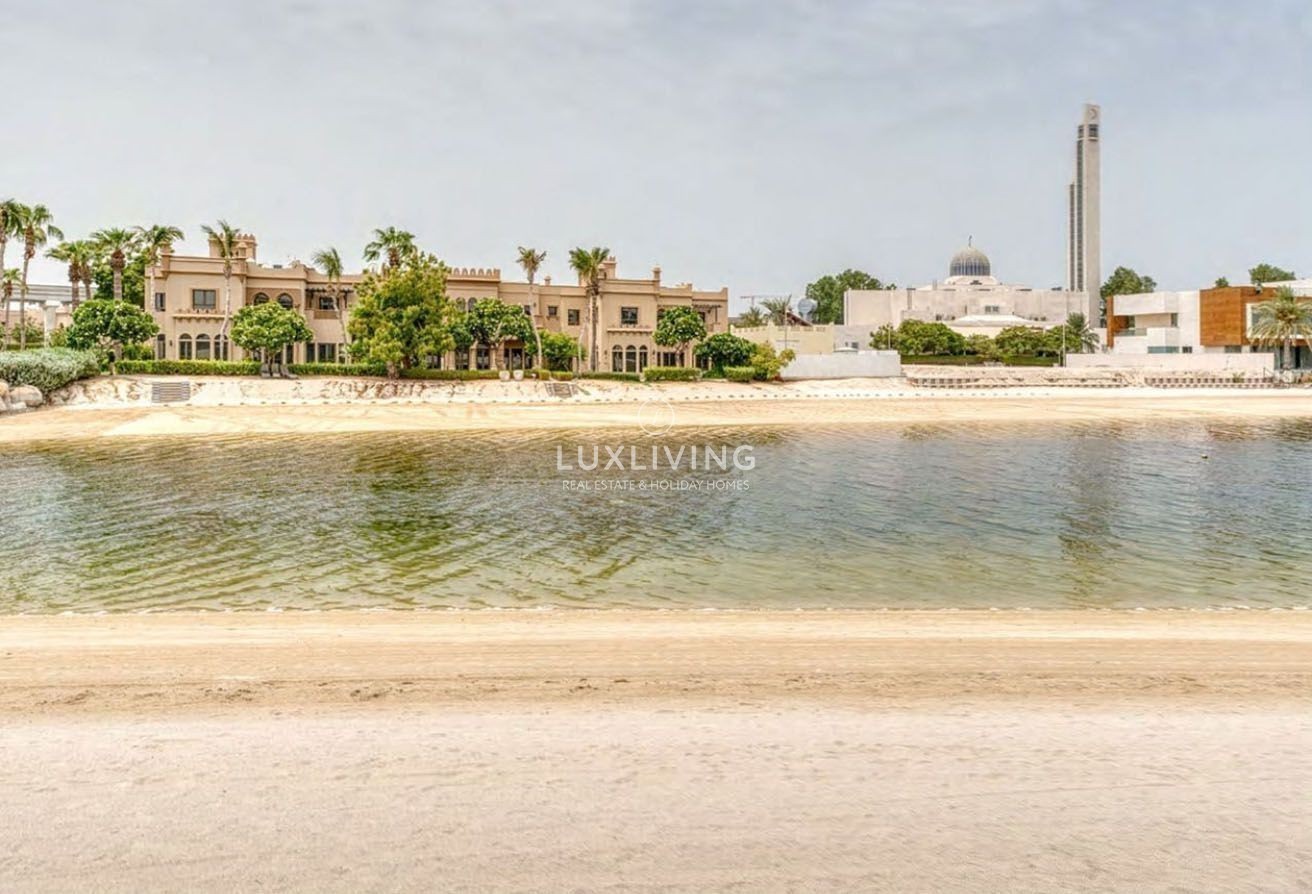 Signature Villas Frond G Image