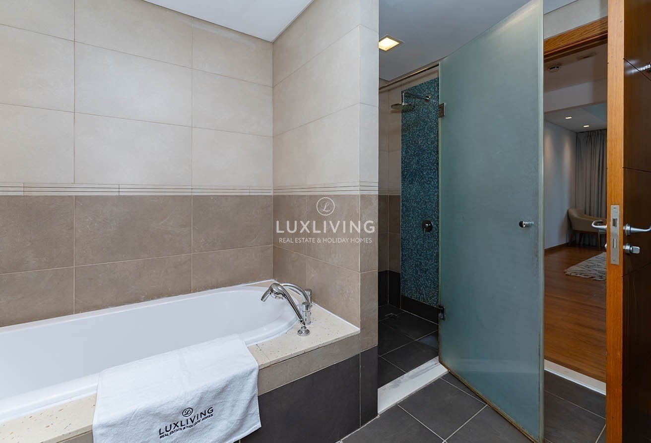 Marina Residences 5 Image