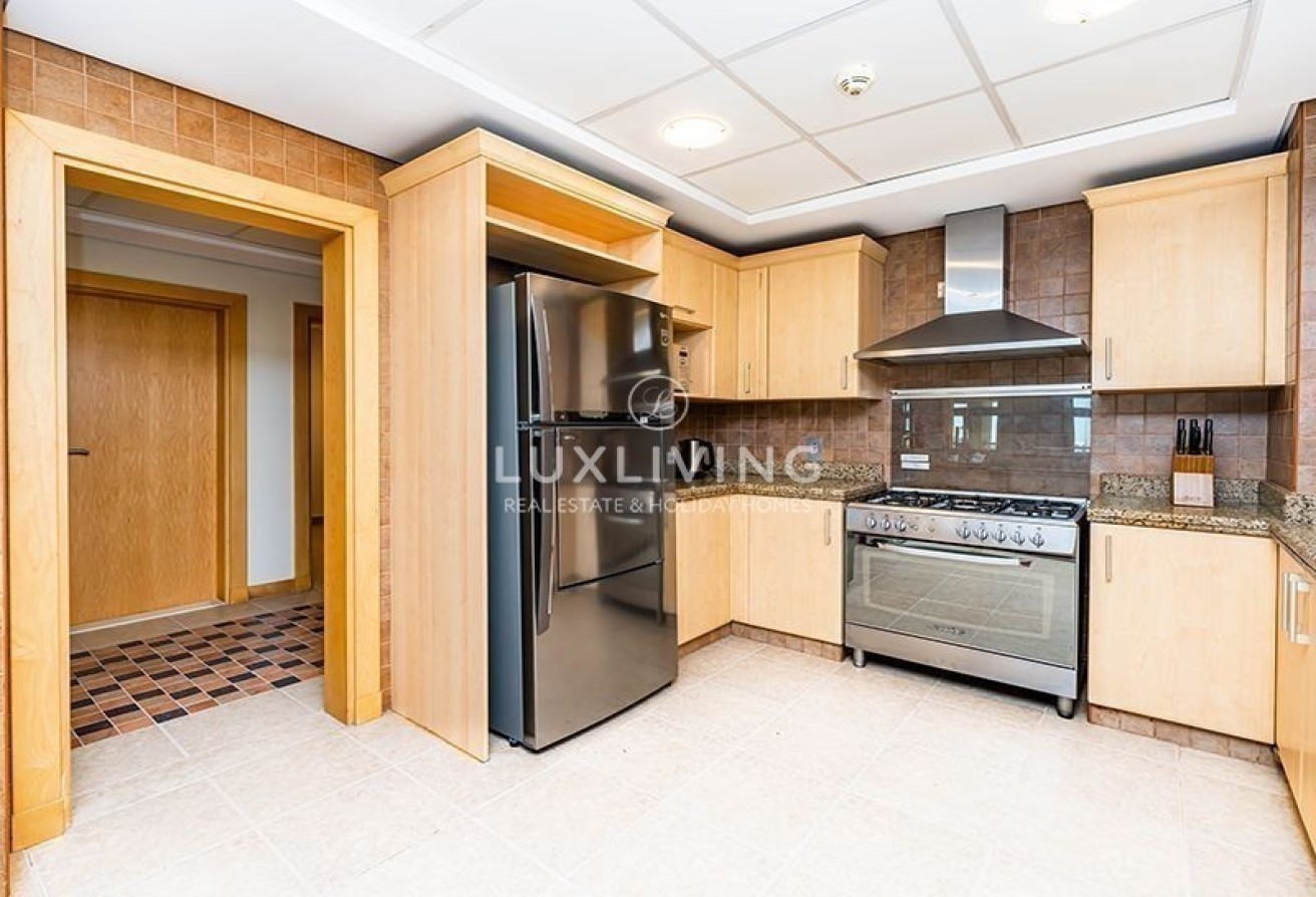 Shoreline Apartments Al Das Image