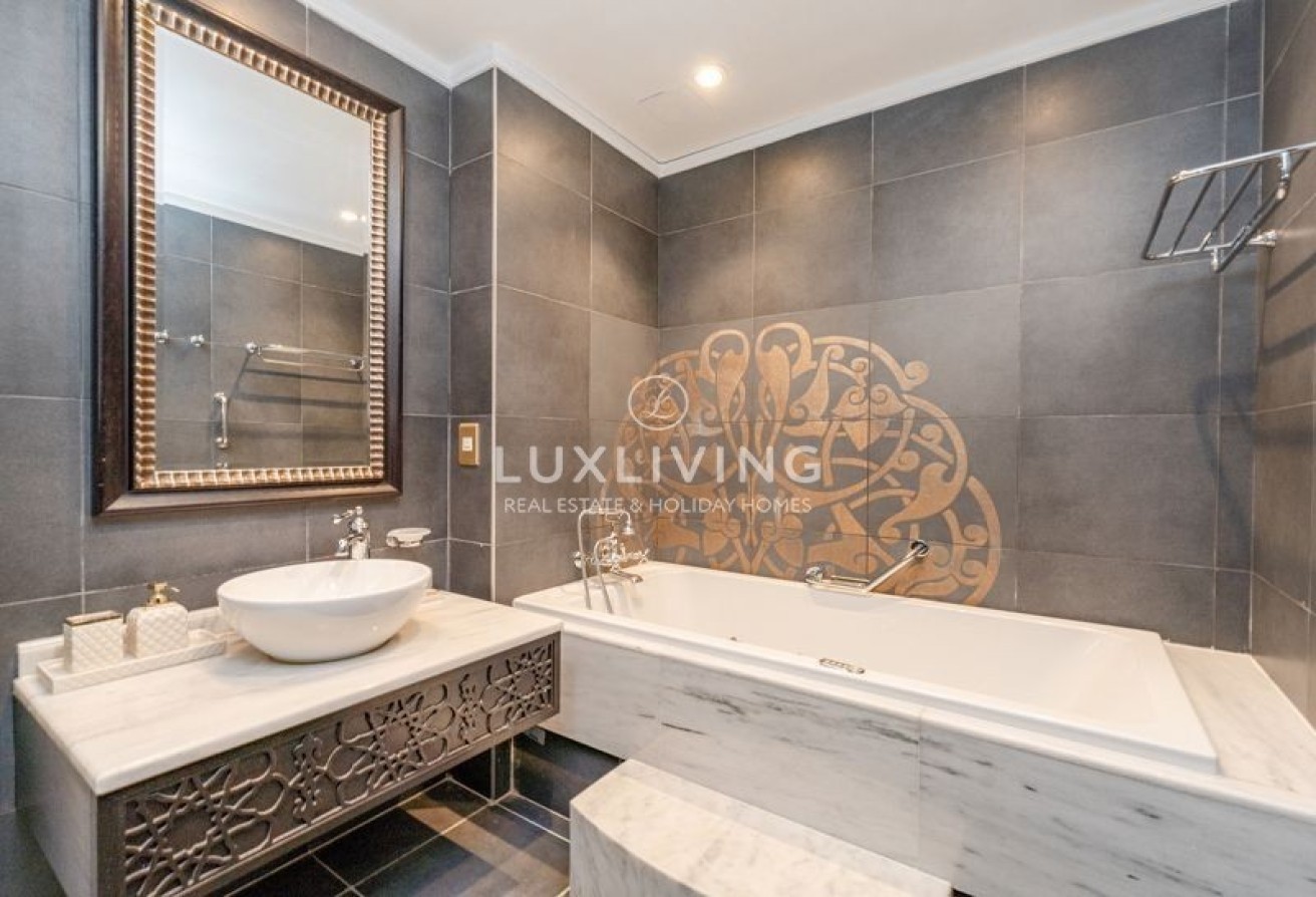 The Crescent Jumeirah Zabeel Saray Image