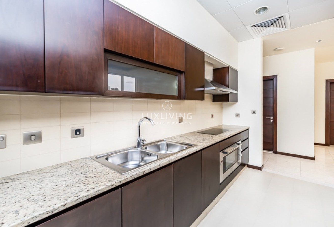 Tiara Residences Amber Image
