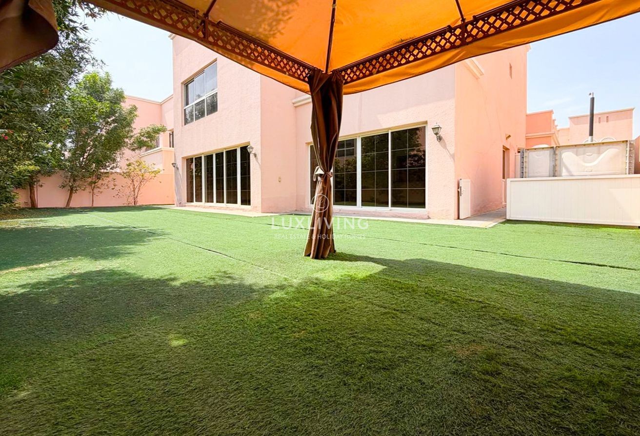 Nad Al Sheba 3 Villas Image