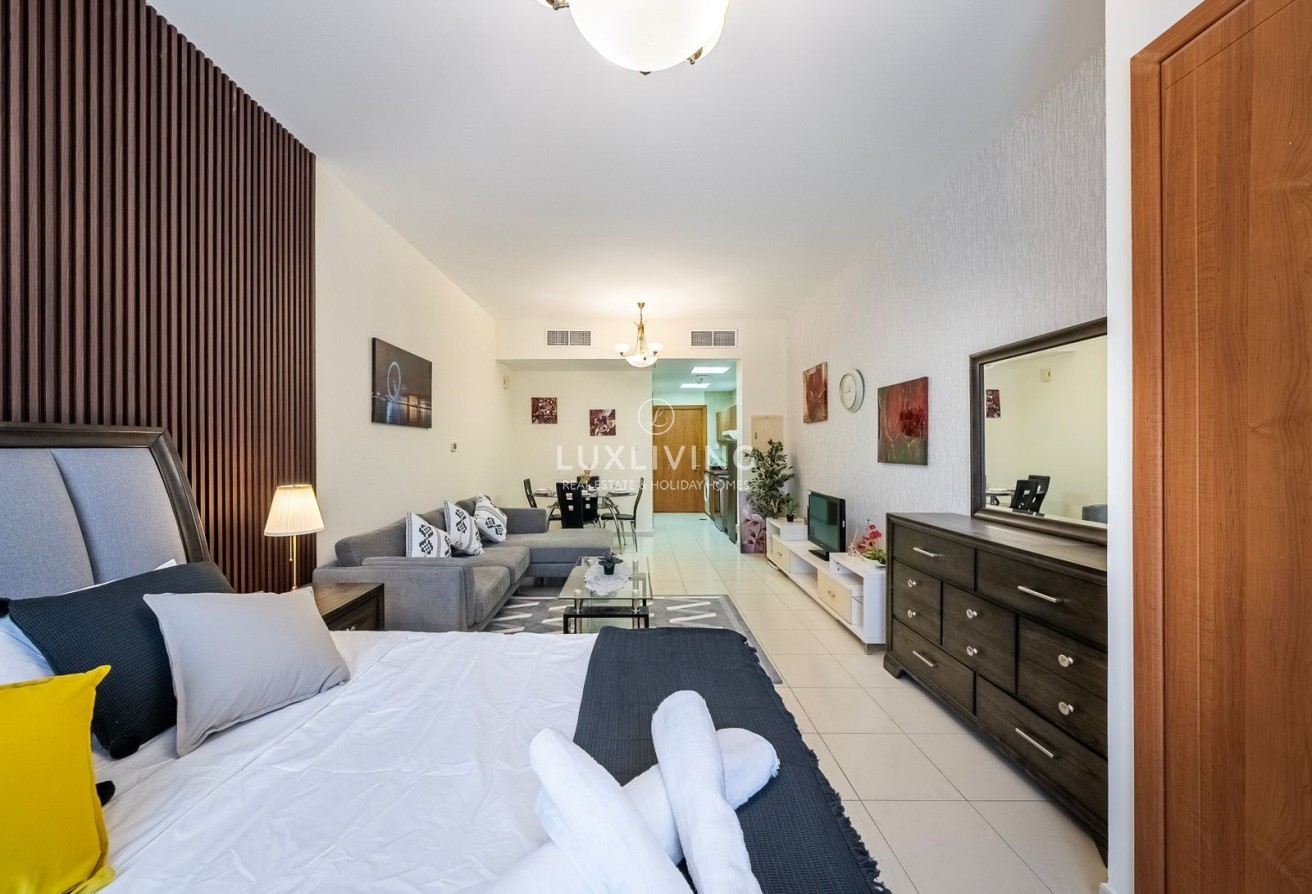 Emirates Gardens 2 Maple 1 Image