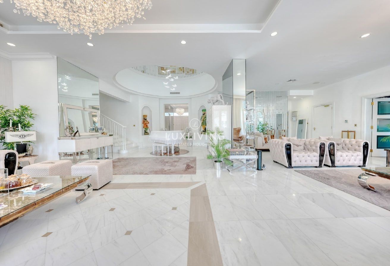 Signature Villas Frond B Image