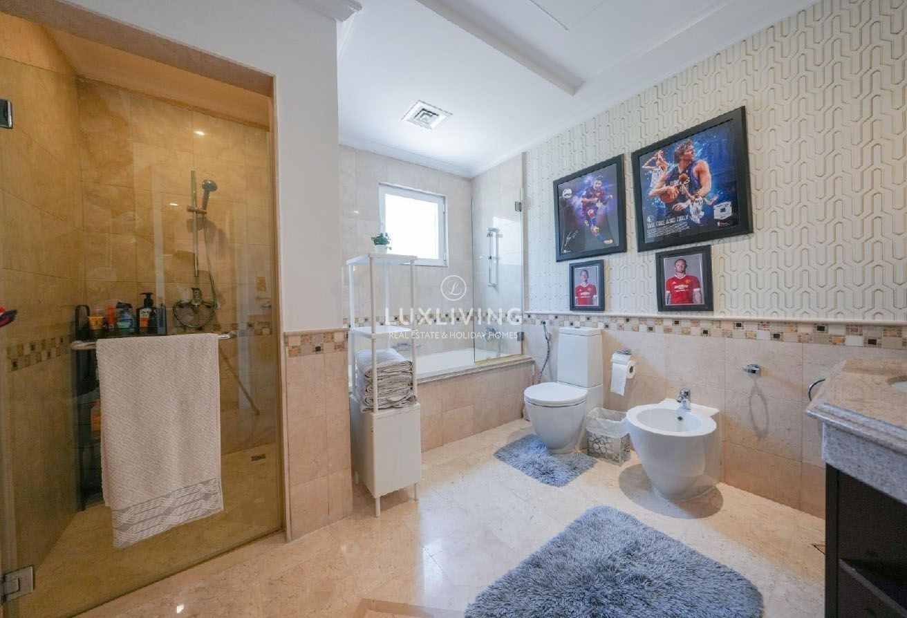 Signature Villas Frond B Image