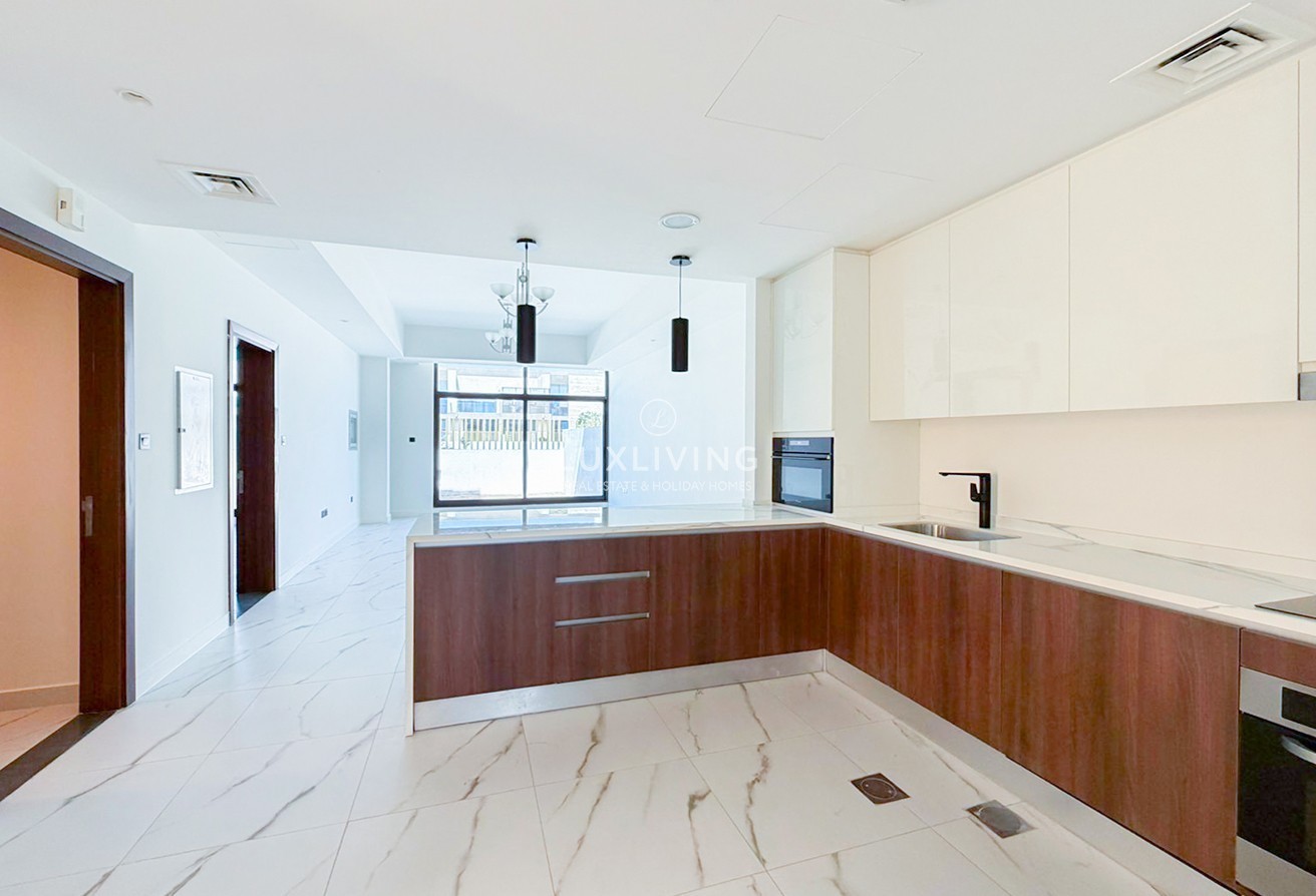 Elie Saab Vie at the Fields - District 11  Image