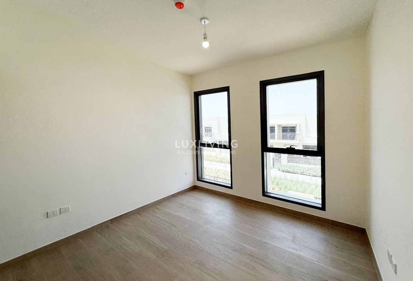 Holland Gardens  Image